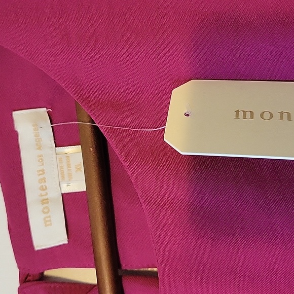 Monteau Los Angeles Sleeveless Shirt - Picture 2 of 5